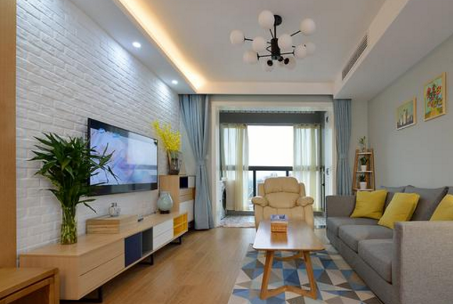 是老公特地想出来的我觉得还蛮好看的,原木色增加了我们房子装修的