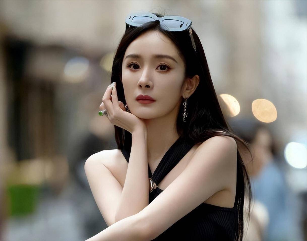 杨幂新剧脸部状态堪忧:脸成发面馒头,法令纹深!已不适合演古偶