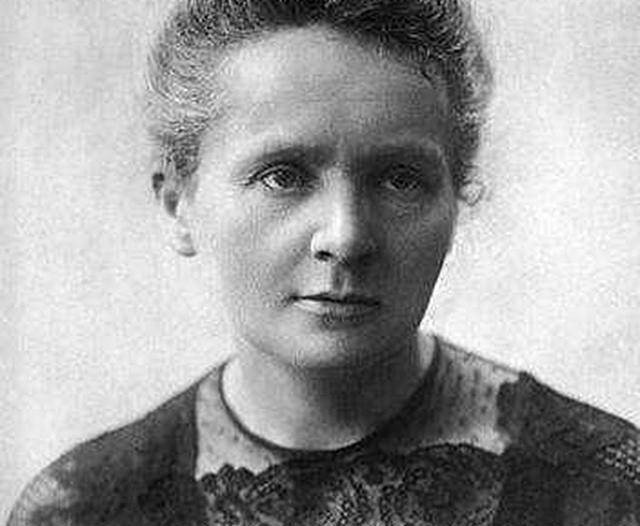 居里夫人功绩卓越,因不检点差点错失诺奖,社会对女性恶意有多少