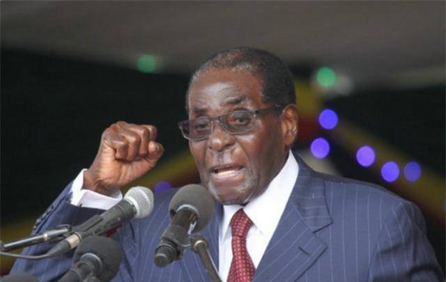 津巴布韦国父:连任6届总统,弄出面值100万亿钞票,93岁被迫下台