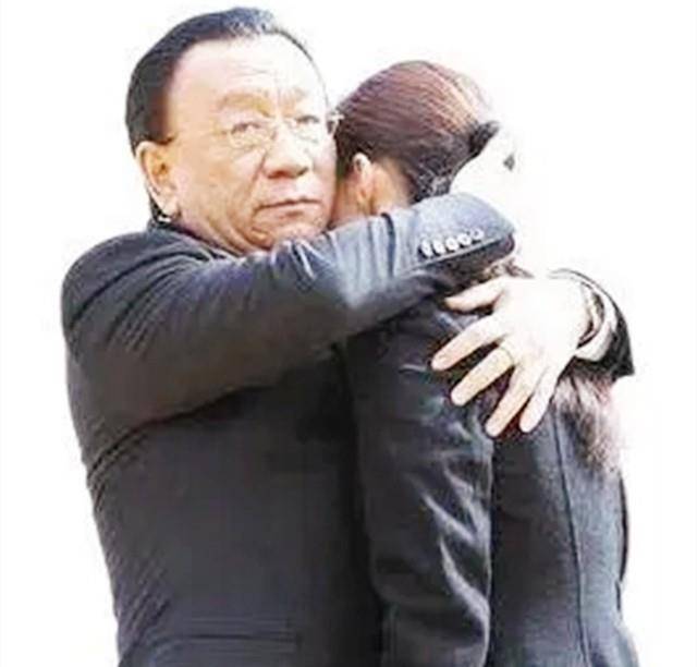 侯瓒:曾怨恨父亲14年,状告二伯侯耀华