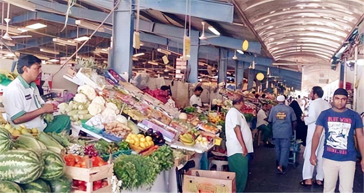 纪实迪拜人的土豪生活:去了当地菜市场,才知贫穷限制了想象