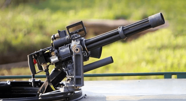 以每分钟6000发的射速闻名国际的经典 号称战场终结者的六管机枪