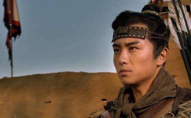 而且,武艺高强,箭术高超,百步穿杨,有"飞将军""小李广"之名(李广为