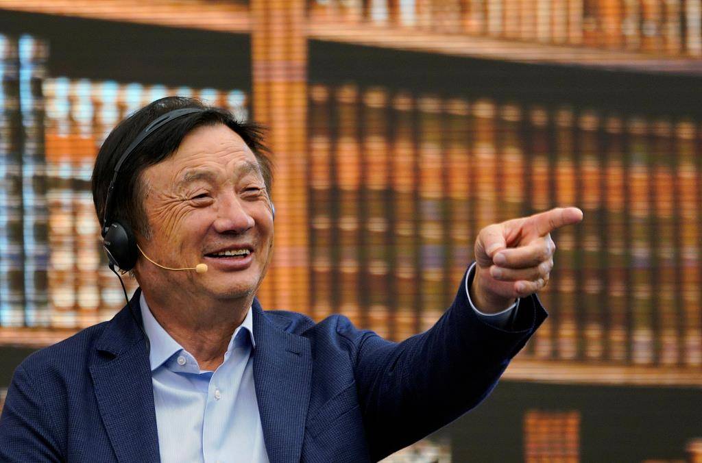 俄国数学家称平行线可相交,到死都没被人认可,结果12年后被证明