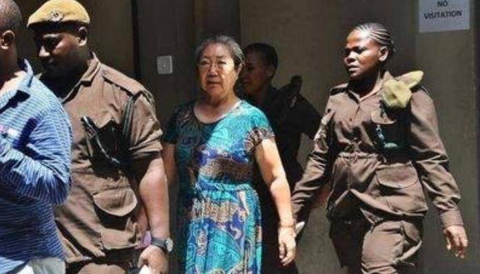   引起 丢中国人民的脸！中国大妈在非洲被判15年，中国:不会保护。 