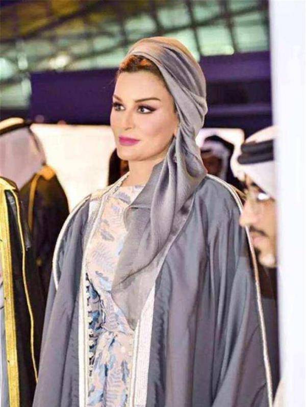 卡塔尔现任王妃图片