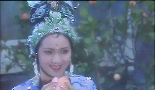 地涌夫人这段,李靖要砍孙悟空时被哪吒挡住,李靖何故大吃一惊?