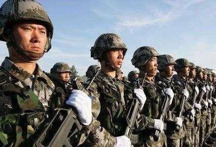 当军人警察一起执行任务时,谁掌握指挥权?多年疑惑终于被解开