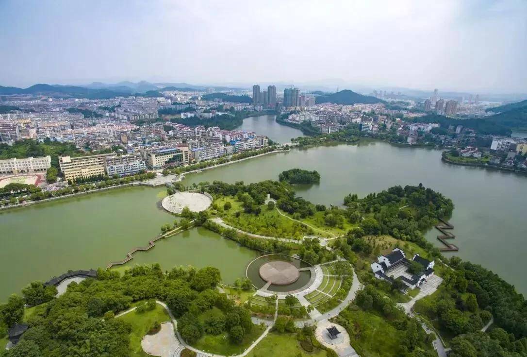 枞阳县即使被划给铜陵市,但枞阳人还是觉得自己是安庆的一员