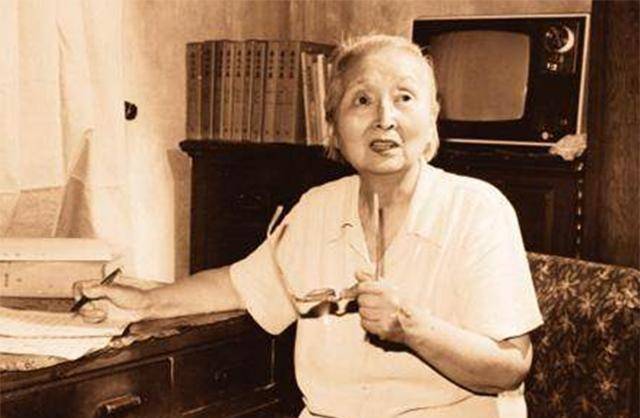 真爱原地等待45年,她却错嫁非良人,婚后丈夫劈腿她独守女儿_陈学昭_季