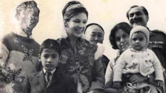 远嫁锡金做王后,最终童话破灭狼狈回国_帕尔登_霍普·库克_婚姻