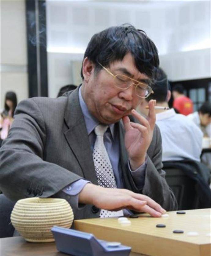 "棋圣"聂卫平做肿瘤手术:麻药还没打,就呼呼睡着了_聂老_癌症_围棋