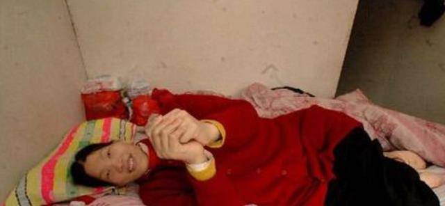 48米高,比姚明还高22cm,18岁去世遗体至今未火化_曾金莲_身高_父母