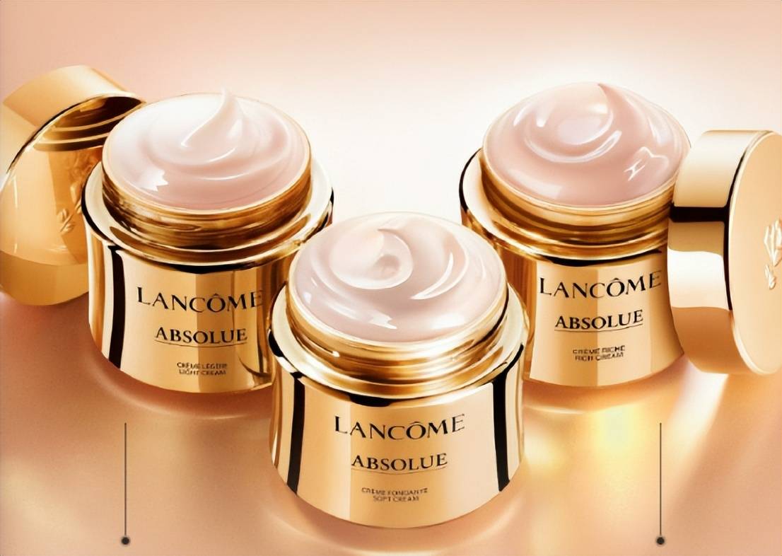 兰蔻是欧莱雅旗下的知名化妆品品牌,其菁纯面霜具有良好的滋润效果,并