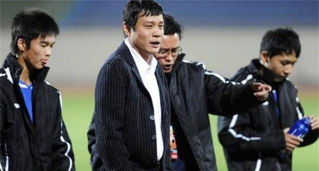 范斯晶:足球运动员范志毅的女儿,她已经24岁了,身材好气质佳