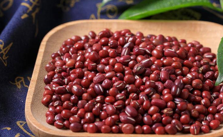 赤小豆怎么搭配吃才好?赤小豆 莲子,赤小豆 红枣,赤小豆 核桃