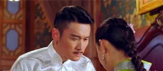 洗脚丫环因脚上两颗痣,被少爷求娶,生下一个总统儿子_袁保中_丫鬟