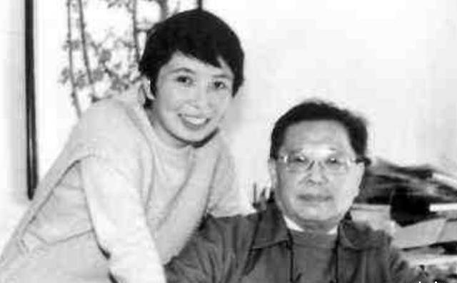 当初失去了父亲,现在失去了丈夫.