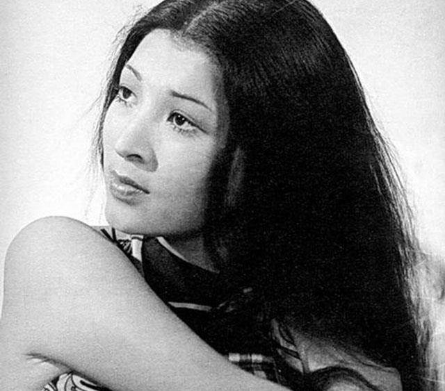 余莎莉:名将之后沦为俗星,晚年入住穷人窟,卖假珠宝维持生计