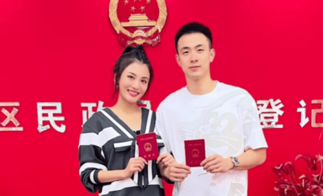 球迷喊话:赶紧要个孩子吧_赵继伟_辽篮_王君瑞