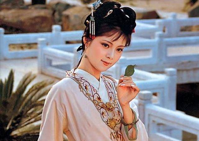 细细琢磨,冷汗直冒_曹雪芹_红楼梦_王夫人