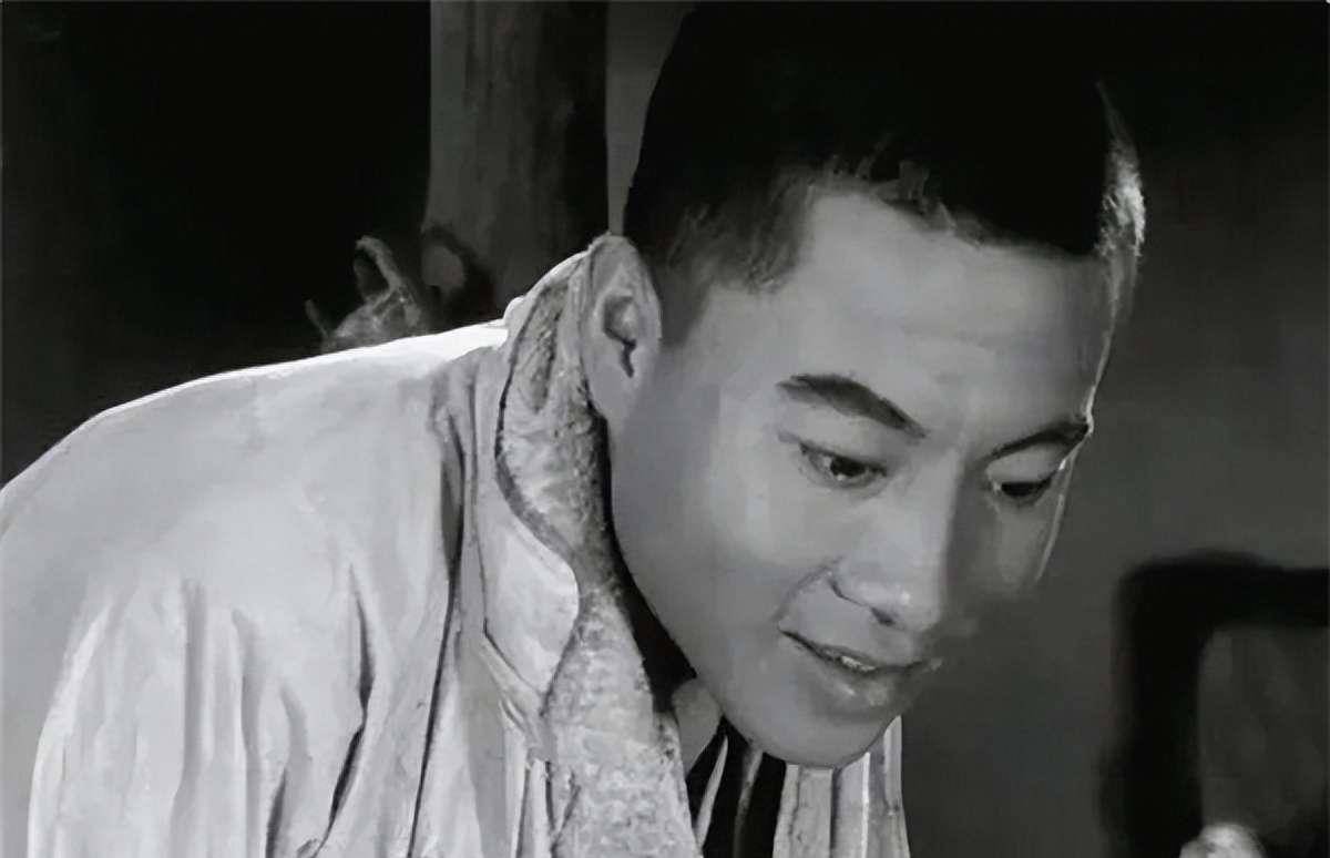 朱龙广的内心充满了复杂的情绪.