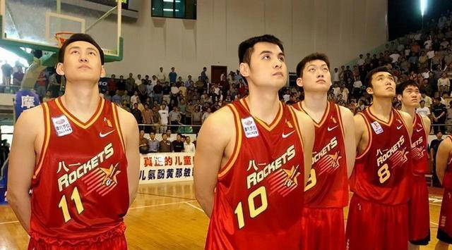 八一传奇cba历史上第一支夺冠球队,从1995-1996赛季到2000-2001赛季