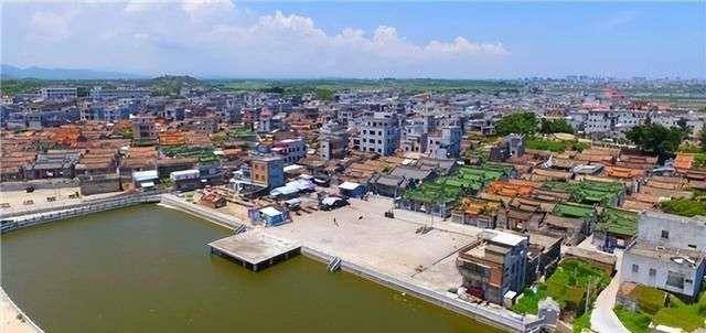 广东"第一毒村"覆灭,海陆空军队齐出动,美国以为要打仗