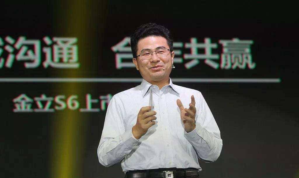 纪晓波:从叠码仔到亿万富豪,女星为他未婚生子,今却频传破产