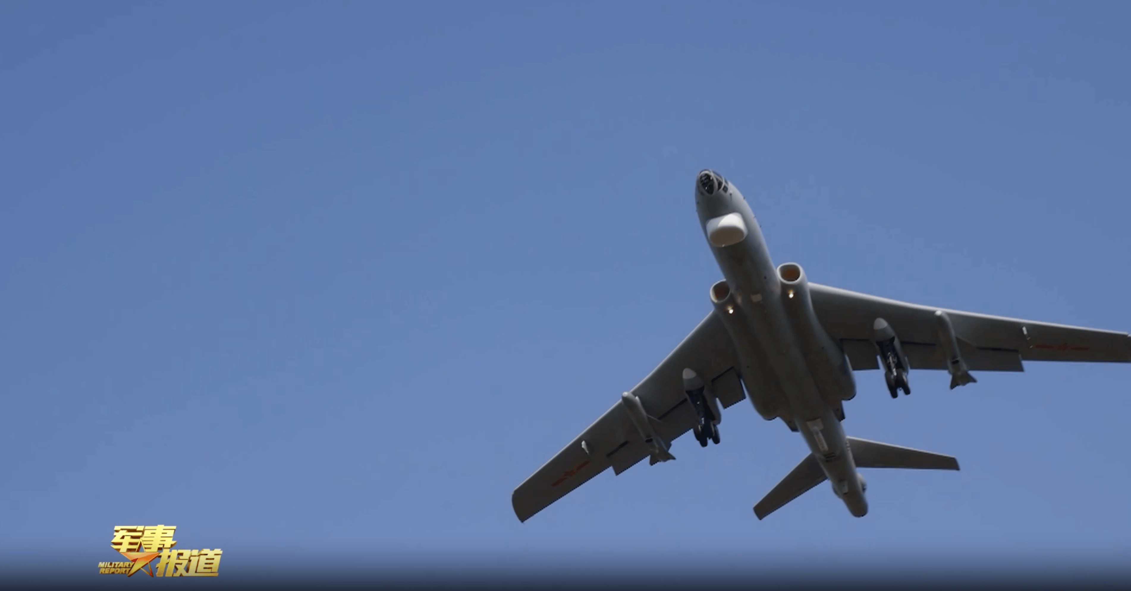 空军方面,持续组织环台岛战巡,绕外岛巡航,多批多架歼击机装挂实弹