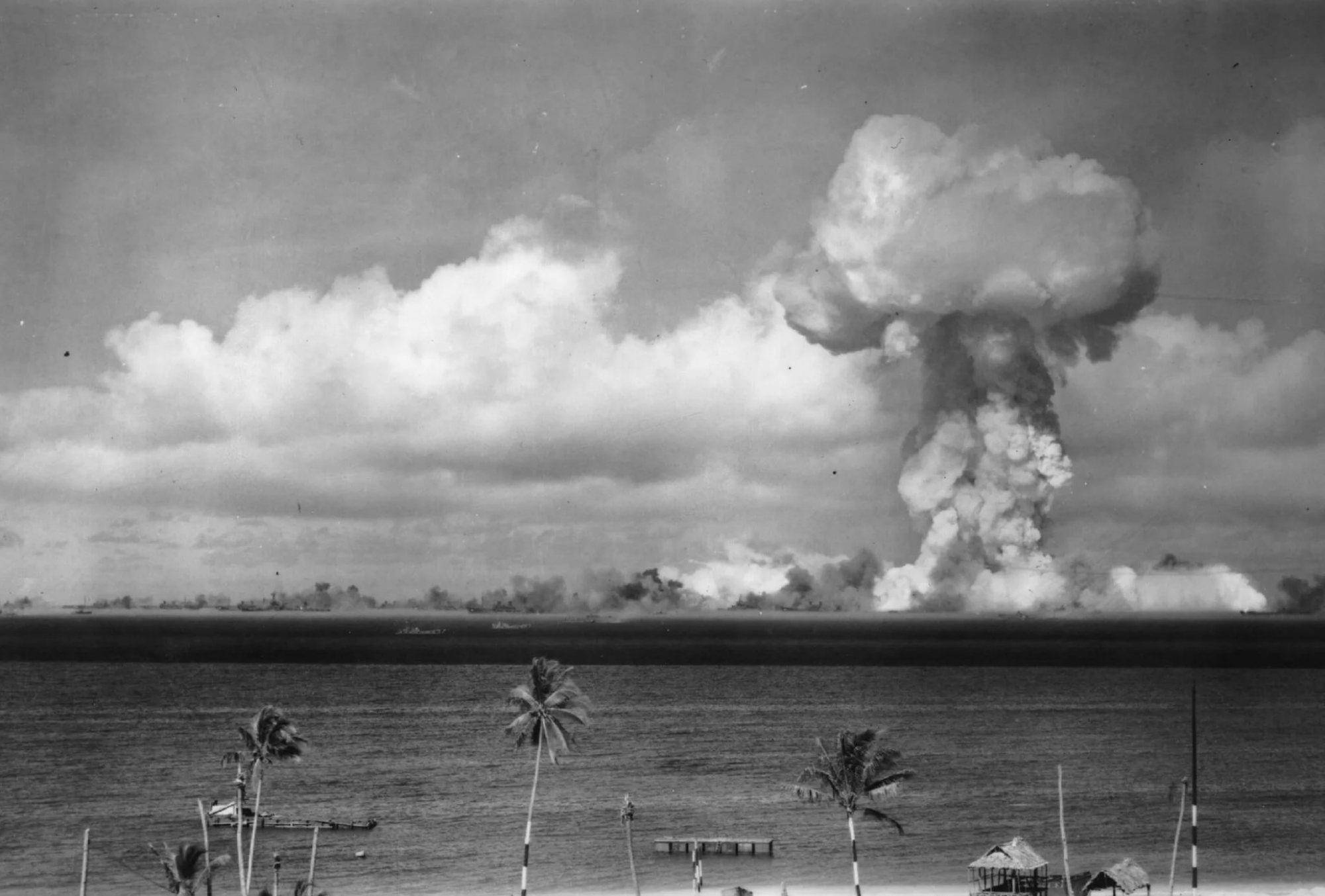 英国和法国选择了积极进行核试验,拥有了核武器就有了和美国谈判最有