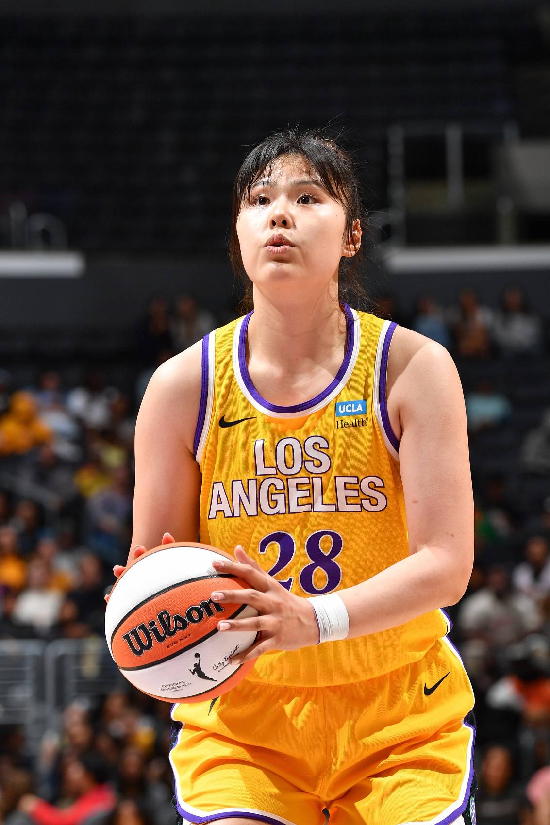 wnba赛季新高李月汝登场18分钟 拿到10分9篮板