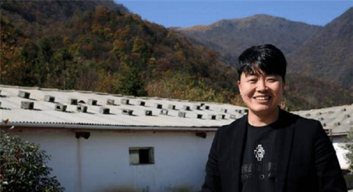 退伍老兵"骗"妻子1000万,进深山与猪"作伴",1年狂赚800万_肖辉_镇坪县