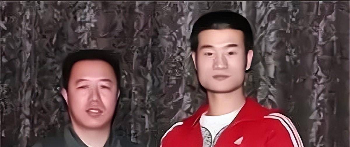 回到中国后,白晓保先是给父母买了一座安静舒适的大房子,接到弟弟