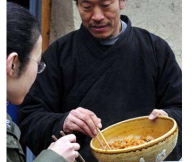 终南山5000隐士缺衣少食,冬天连菜都没得吃,咸菜成了神仙菜