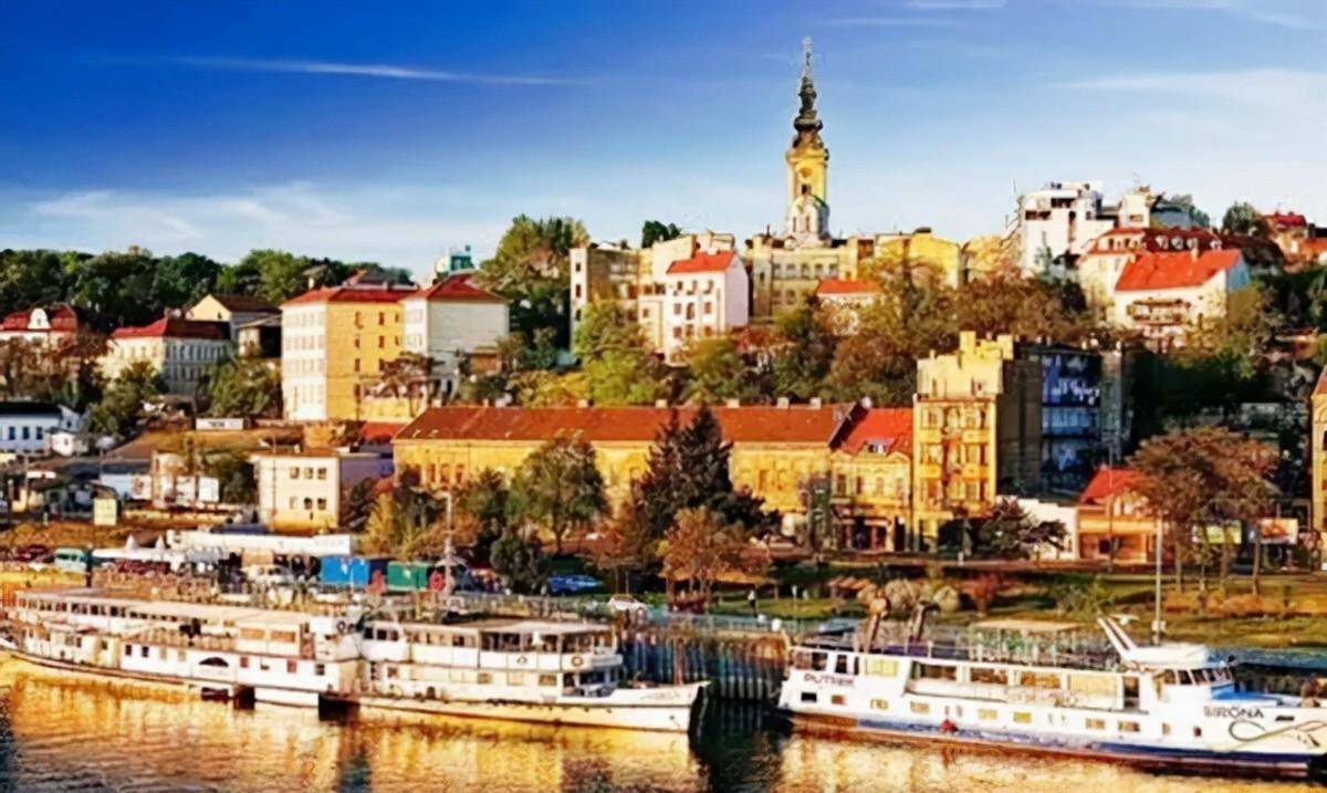 脱离南斯拉夫的加盟国,如今国家富裕繁荣,有任总统是个美女