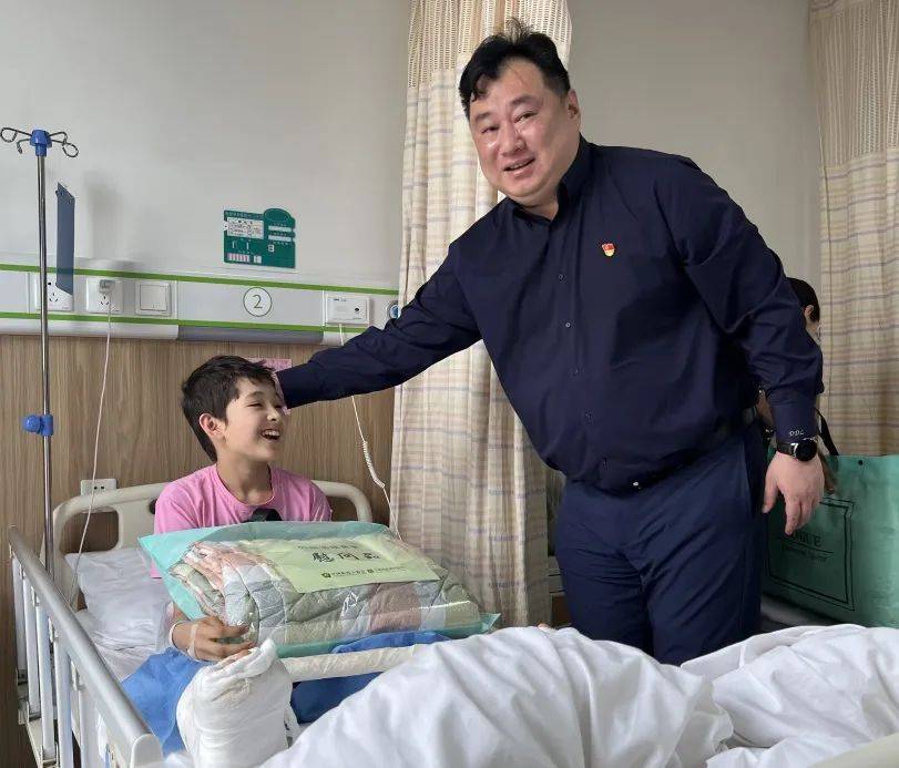 皮山县县委常委杜海一行赴上海同合骨科医院慰问残疾患儿_项目_手术
