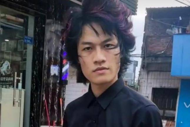 14年前,创造"杀马特"的广东少年,拒绝富婆追求后如何了?