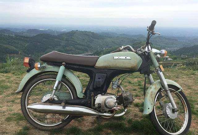 本田70摩托车审讯由南宁地区公安处刑侦科和自治区公安厅刑侦处预审科