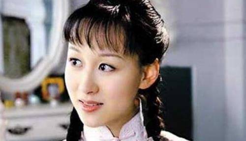 这还得从袁世凯的儿子袁克文开始说起,袁克文是三姨太所生,因为生母是