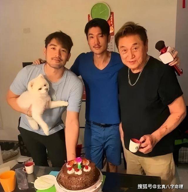 高以翔的母亲近照曝光,憔悴衰老引担忧
