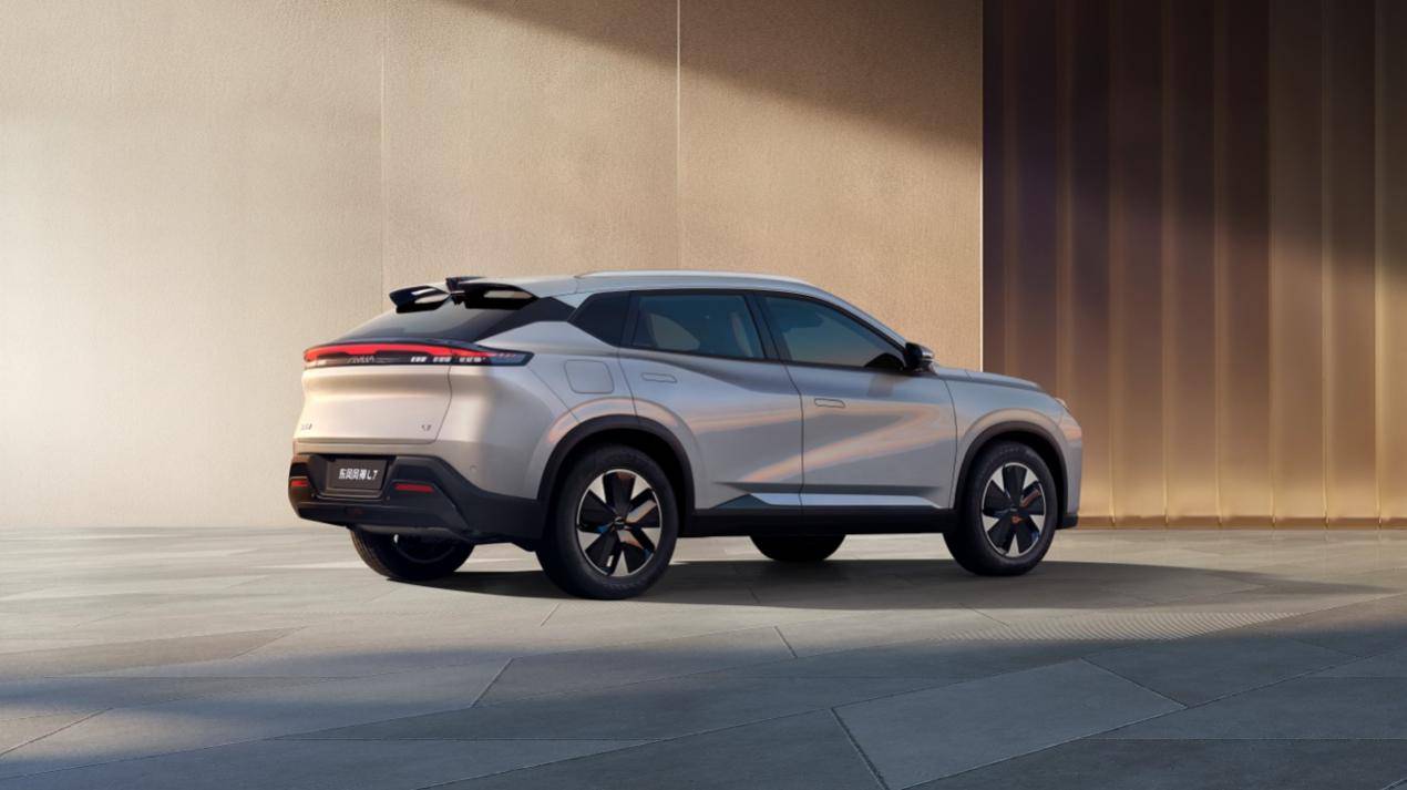 国产混动杀疯了 这款实测综合续航2000km 混动suv,直接杀入12万区间