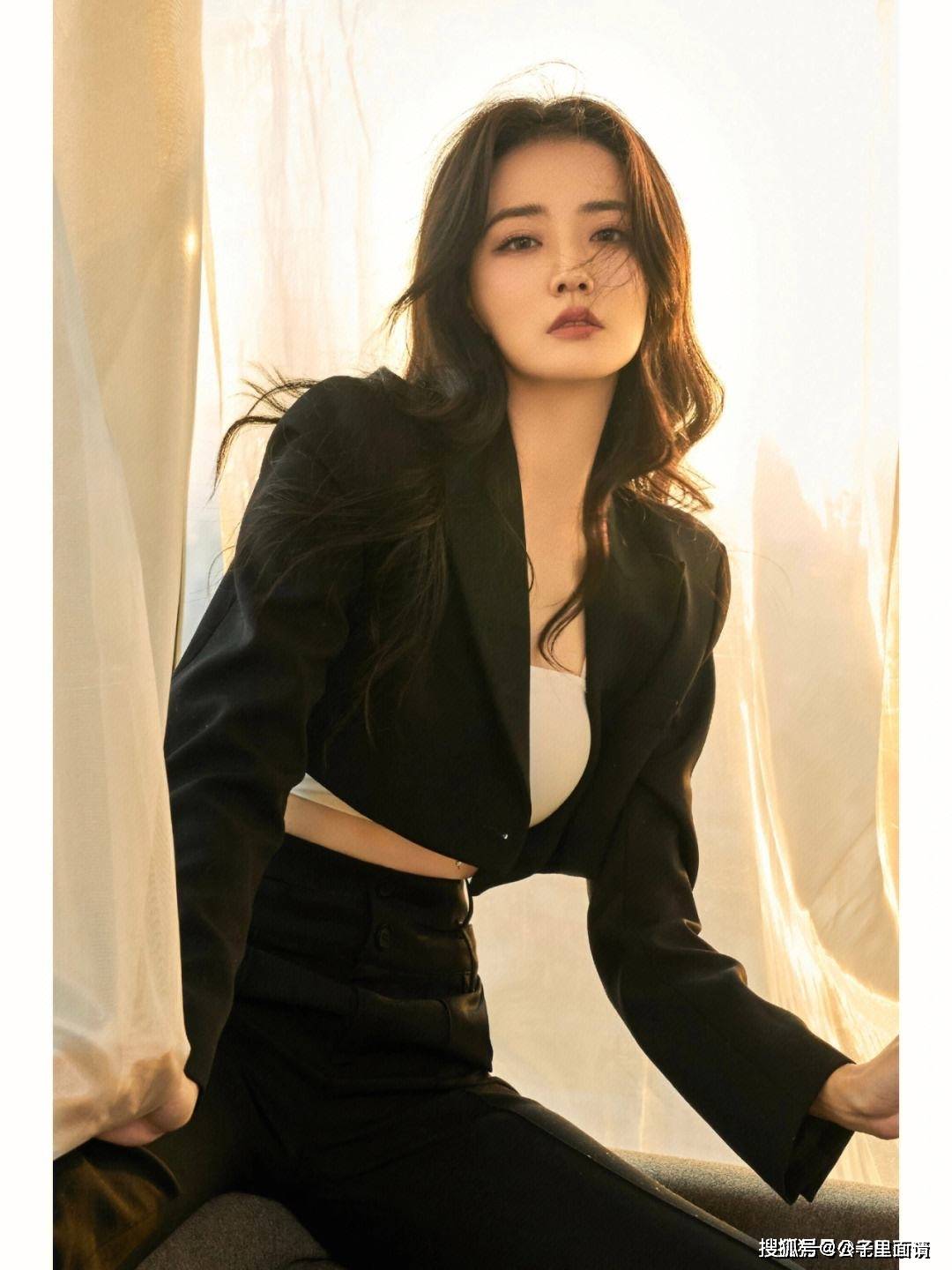 徐璐:风华绝代,曲线诱惑