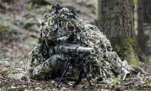 步枪射程如果在1000米,那站在1001米,能否看到子弹落在眼前?