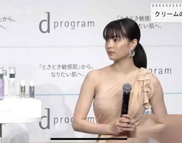 广濑铃写真,35岁女神的曼妙身姿与性感魅力,美艳动人!