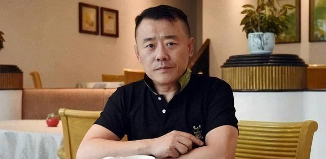 周立波2024年发声:自嘲幽默强调无错_唐爽_动态_过往