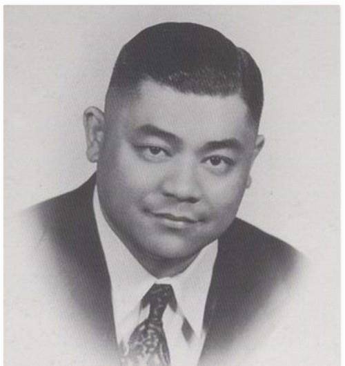 童月娟假意邀请陈燕燕吃饭,实则在背地里下了药将陈燕燕迷晕,而张善琨