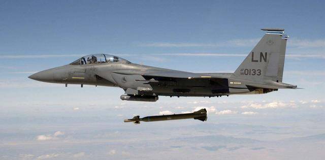 同样是重型战斗机,为什么f15热销海外,f14却无人问津?