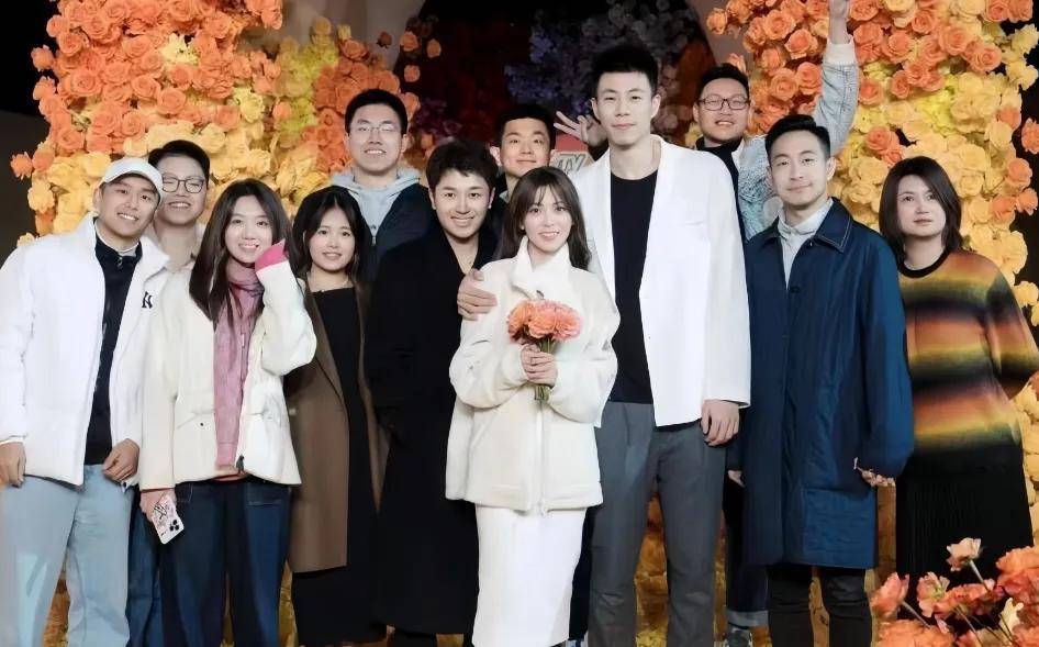 辽宁男篮双喜临门:张镇麟婚礼在即,郭艾伦伴郎团领衔,百元大礼引爆